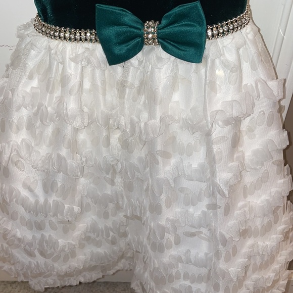 2T Girl’s Holiday Dress - Picture 4 of 5